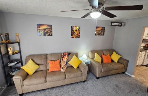 Greenville Apartment | 2BR Retreat sleeps 5 near ECU Stadium and Hospital