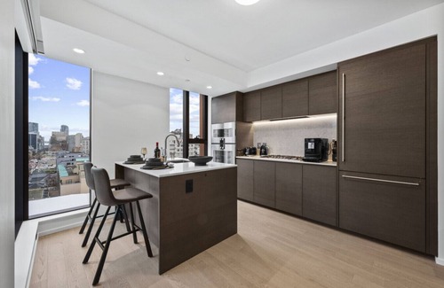 Coal Harbour Condo | 2BR: Sauna, 24/7 Gym, Parking, w/Gaggenau & Aesop