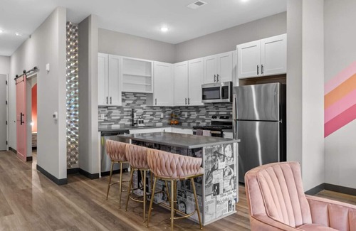 South Nashville Apartment | 2BR, Sleeps 6, Free Parking & 8 Min to Broadway