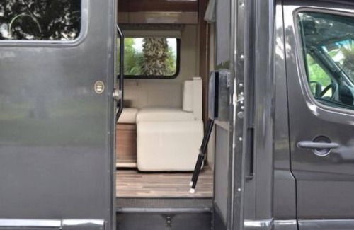 Chatsworth House | 2BR/sleeps6 - Los Angeles