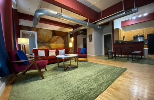 Downtown St. Louis Apartment | 2br Spacious Downtown Dome Busch