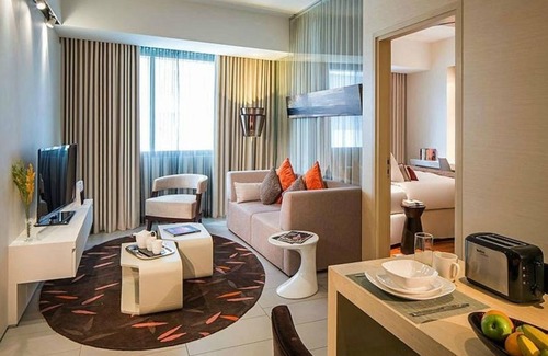 Queenstown Apartment | 2BR suite at Rochester Dr| Near Buona Vista MRT | 780 sqft|