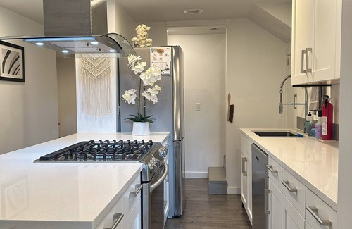 Lake Forest Park Apartment | 2BR Suite in a Charming Home by Lake Washington! Walk to town center.
