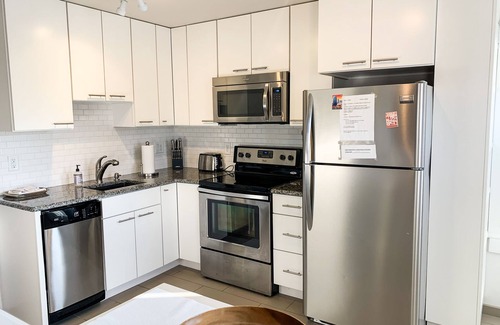 Lockeland Springs Apartment | 2BR super clean East Nashville, mins to airport, Broadway, Bridgestone, Nissan