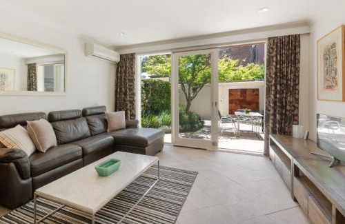 Alexandria Apartment | 2BR Terrace on Leafy Tree-Lined Street