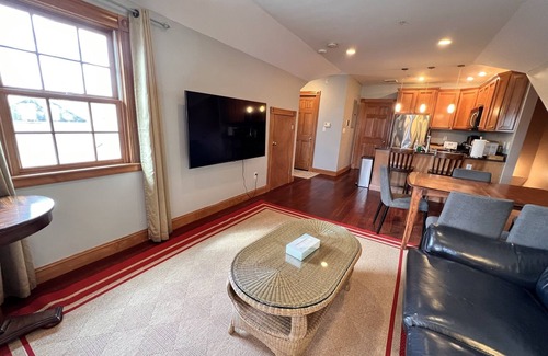 Inman Square Condo | 2BR Top Floor PH Apt w/Private RoofDeck in Central Sq, minutes to Harvard&MIT