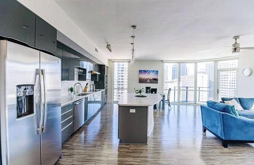 Charlotte Center City Apartment | 2BR Uptown Charlotte Furnished Apartments by RedAwning