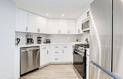 Crystal City Apartment | 2BR Urban Oasis, DC Access with Lux Comforts