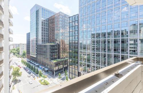 Crystal City Apartment | 2BR Urban Oasis DC Access with Lux Comforts