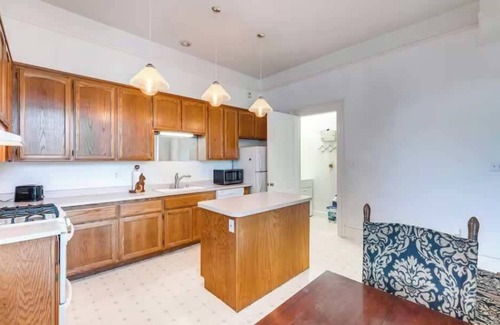 Alkali Flat House | 2BR Victorian Elegance near Downtown Sacramento!