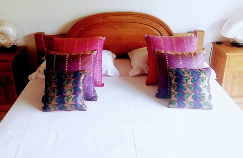Senggigi Villa | 2BR Villa Paradise with swimming pool and jacuzzi near the beach of Senggigi.