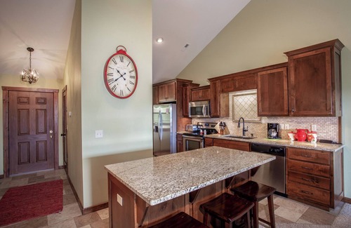 Indian Point Condo | 2BR Village At Indian Point 1511 near SDC - Free Tickets Daily up to $500