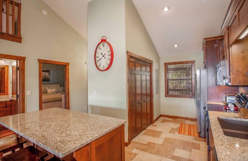 Indian Point Condo | 2BR Village At Indian Point 1511 near SDC - Free Tickets Daily up to $500