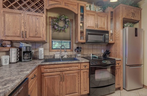 Indian Point Condo | 2BR Village At Indian Point 2102 near SDC - Free Tickets Daily up to $500