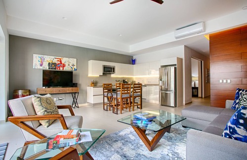Emiliano Zapata Condo | 2BR w/Workspace | Rooftop Pool, Gym & Bar