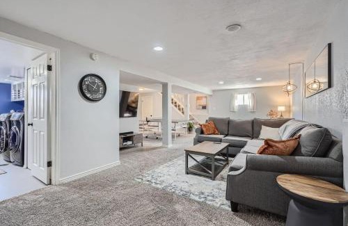 Scenic Heights Hotel | 2BR Wellness Retreat in Arvada