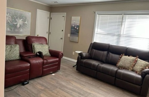 Bluffton House | 2brm 2bath Brick Bungalow 1450 sqft 15 mins to beach, walk to parks, restaurants