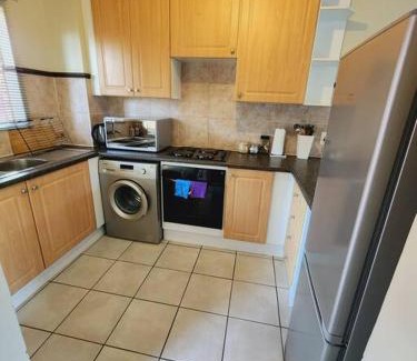Die Hoewes Apartment | 2d - 50 No load shedding - 2 bedroom