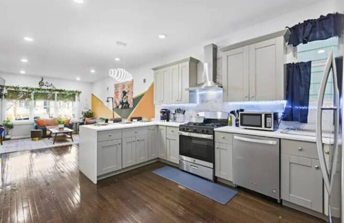 Constable Hook Apartment | 2Day+ Stay Sale 80" Projector King Bd Near Airport