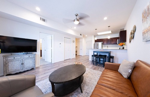 Katy Condo | 2E| Home Away from Home |Urban Living, Suburban Relax
