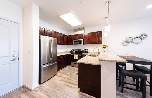 Katy Condo | 2E| Home Away from Home |Urban Living, Suburban Relax
