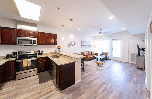 Katy Condo | 2E| Home Away from Home |Urban Living, Suburban Relax
