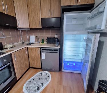 Bornova Apartment | 2Ege Üniversitesi ve hastanesine çok yakın Aileye ve Firmaya uygun