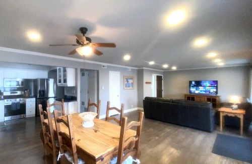 West Newport House | 2Houses2Beach 25Min2Disney BikesParkingBBQWasher