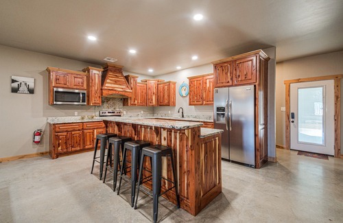 Kingston House | 2Kings 7Queens 2Twins 2Fulls - Pool Table - Near BoatRamp&Beach