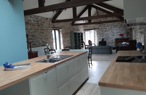 Concarneau House | 2km from the beach, charming family house totally refurbished in private area