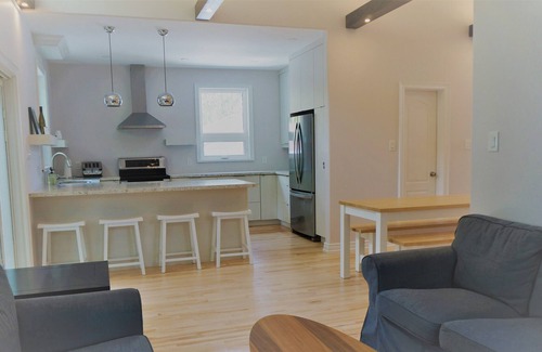 Turkey Point Cottage | 2KMs of beautiful beach is just seconds away!