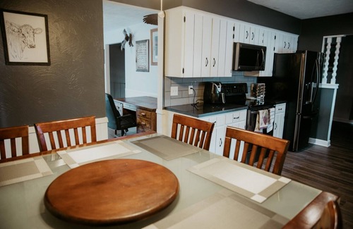 Millard House | 2Min Drive to I-80/Millard - Millard Area - West Omaha - Quiet Neighborhood