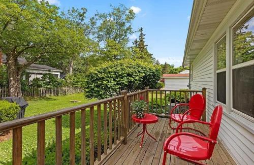 Saugatuck House | 2min walk downtown-Pet Friendly-Offstreet Parking