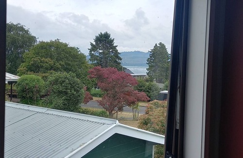 Taupo Cottage | 2mins walk to lake. Wharewaka Point