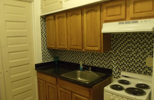 Harlem Hotel | 2N FL RENOVATED LOTS OF LIGHT W/KITCHEN - 3 MINUTES WALK TO SUBWAY