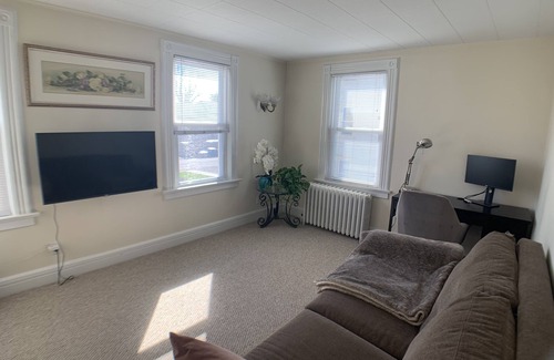 Greenwich House | 2nd Floor, 1 Br/1 Ba With Sofa Bed In The Living Room