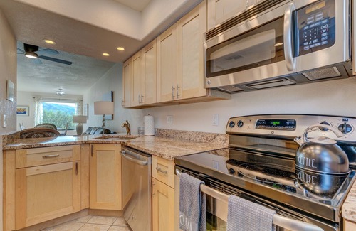 Tucson Condo | 2nd Floor Condo Breathtaking Mountain Views Steps from Pool