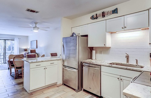 Folly Field Condo | 2nd-Floor Condo w/Balcony, Fast WiFi, Shared Pools, Game Room, Hot Tub, Gym, A/C