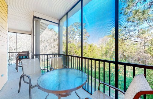 Bahama Bay Condo | 2nd floor end condo near Disney w/balcony, sauna, shared pools, tennis court