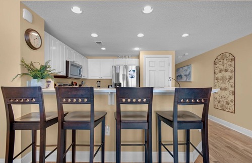 Long Beach Condo | 2nd Floor-Front Row Beach Chairs! Beachfront at Majestic Beach!