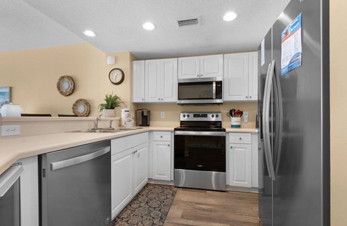 Long Beach Condo | 2nd Floor-Front Row Beach Chairs! Beachfront at Majestic Beach!