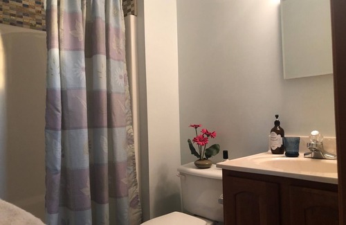 Milford Bed & Breakfast | 2nd-floor guestroom with attached bath