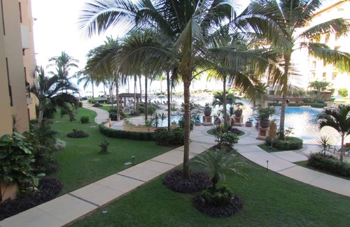 Flamingos Condo | 2nd Floor Luxury Awaits