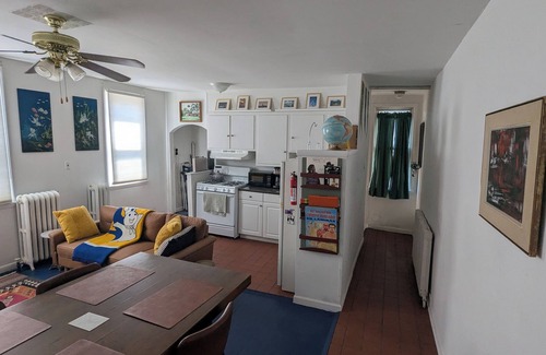 South Philadelphia Apartment | 2nd Floor South Philly Apartment w/a view of Stadiums. Quiet street w/parking!
