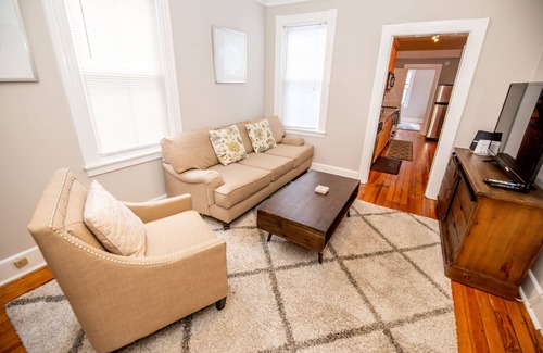 Historic District Apartment | 2nd floor Spacious Downtown Getaway- Across from US Naval Academy