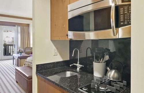 Stowe Area Apartment | 2nd Floor Studio in The Lodge at Spruce Peak