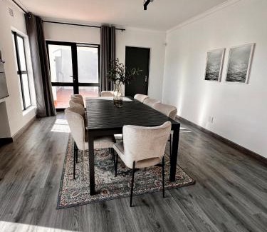 Elgin House | 2nd on Strand