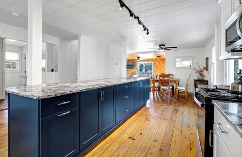 South Carolina Lowcountry House | 2nd Row on Point St.,NO PAVED RD TO CROSS! 4Br/3bth OCEANVIEWS, Linens Included!