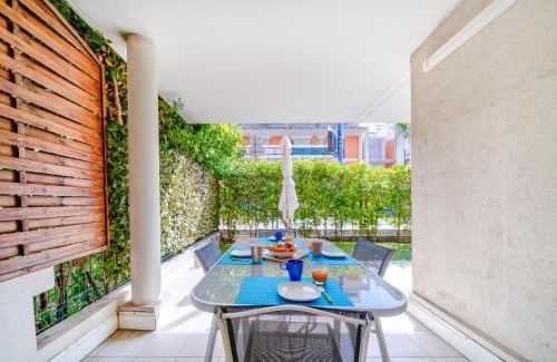Villeneuve Loubet Beach Apartment | 2P à 50m de la plage, climatisé, parking