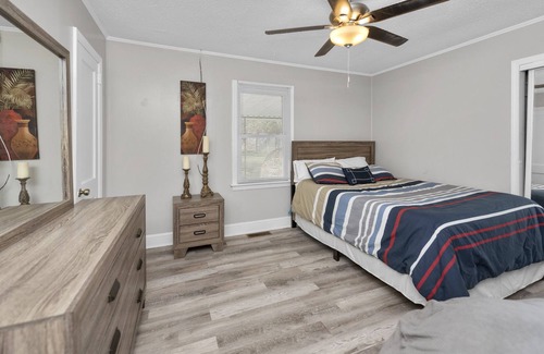 Greensboro House | 2QN Beds Near Hwy 29 Fast WiFi
